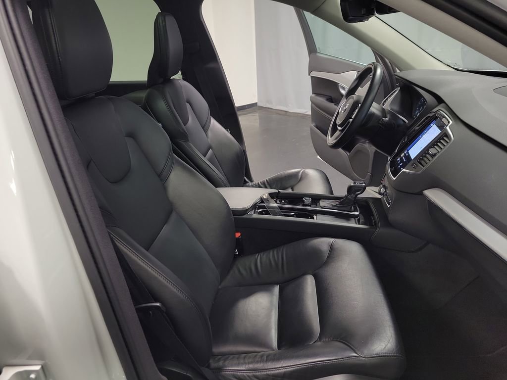 2022 Volvo Xc90 T5 Momentum