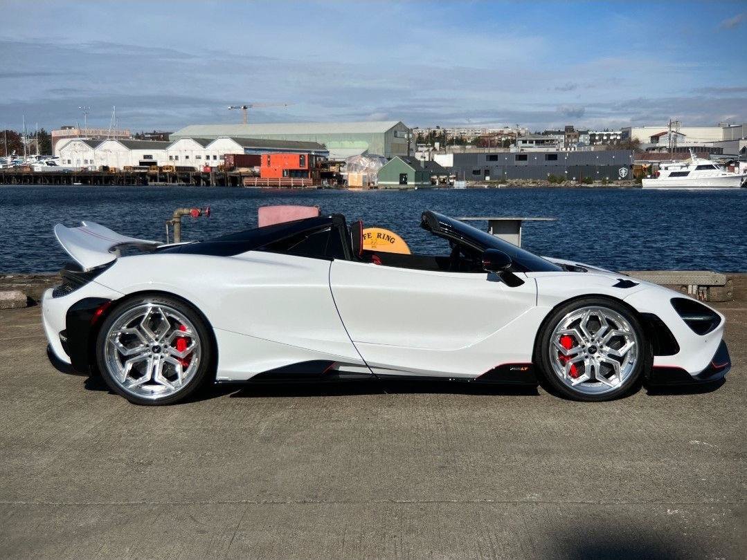 Used 2022 McLaren 765LT photo 2