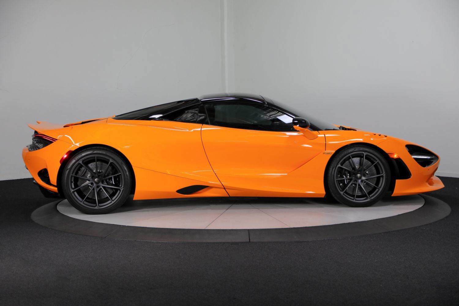 Used 2026 McLaren 750S Spider photo 10