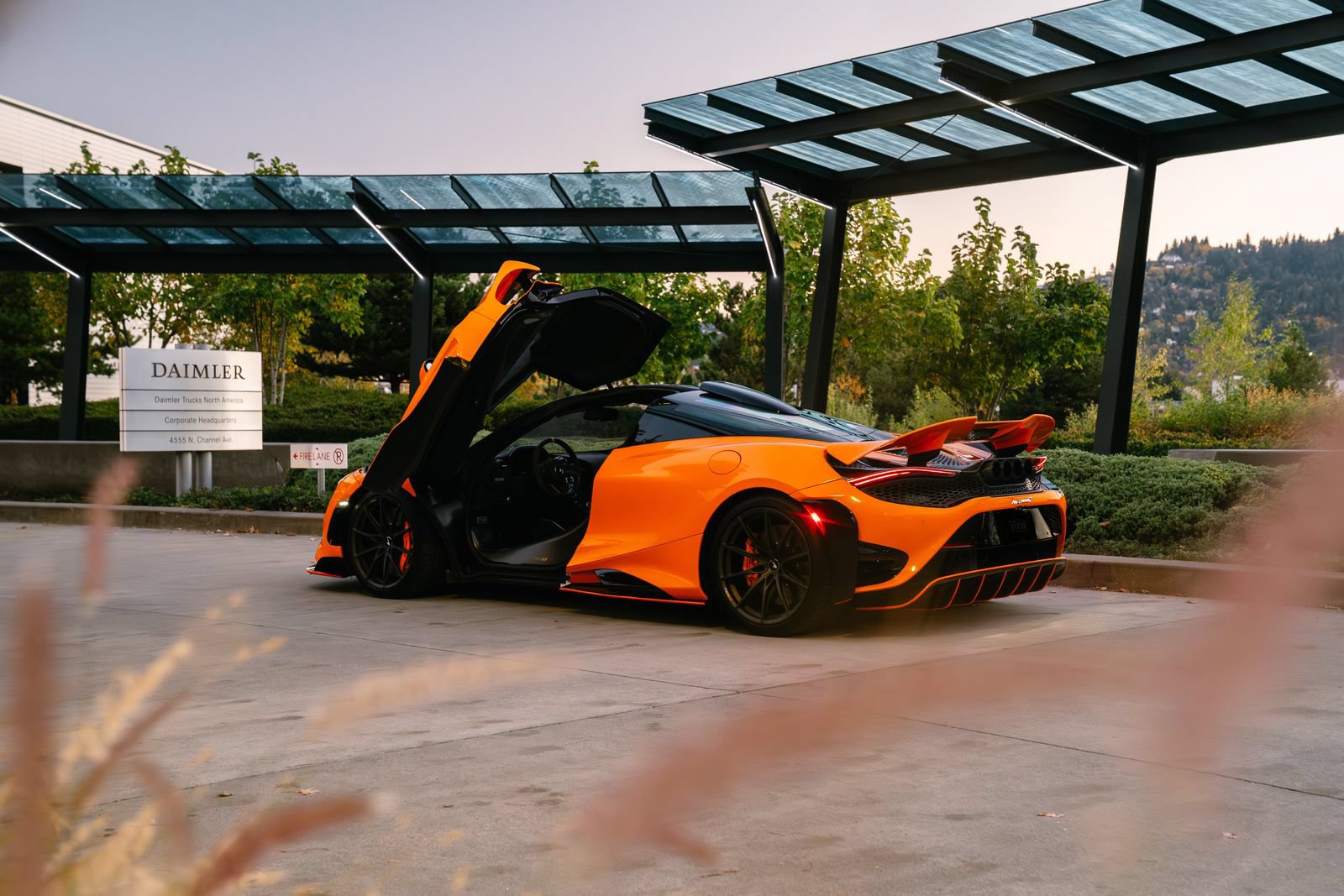 Used 2021 McLaren 765LT photo 33
