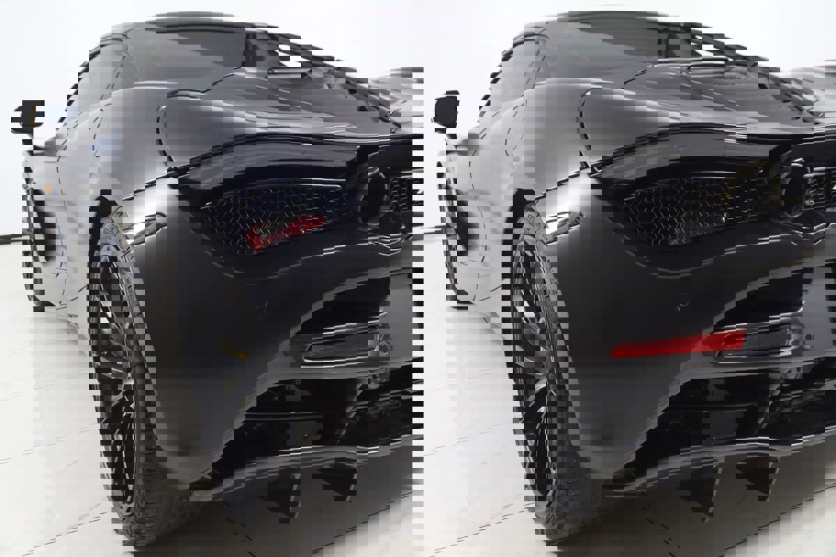 Used 2022 McLaren 720S Performance photo 34