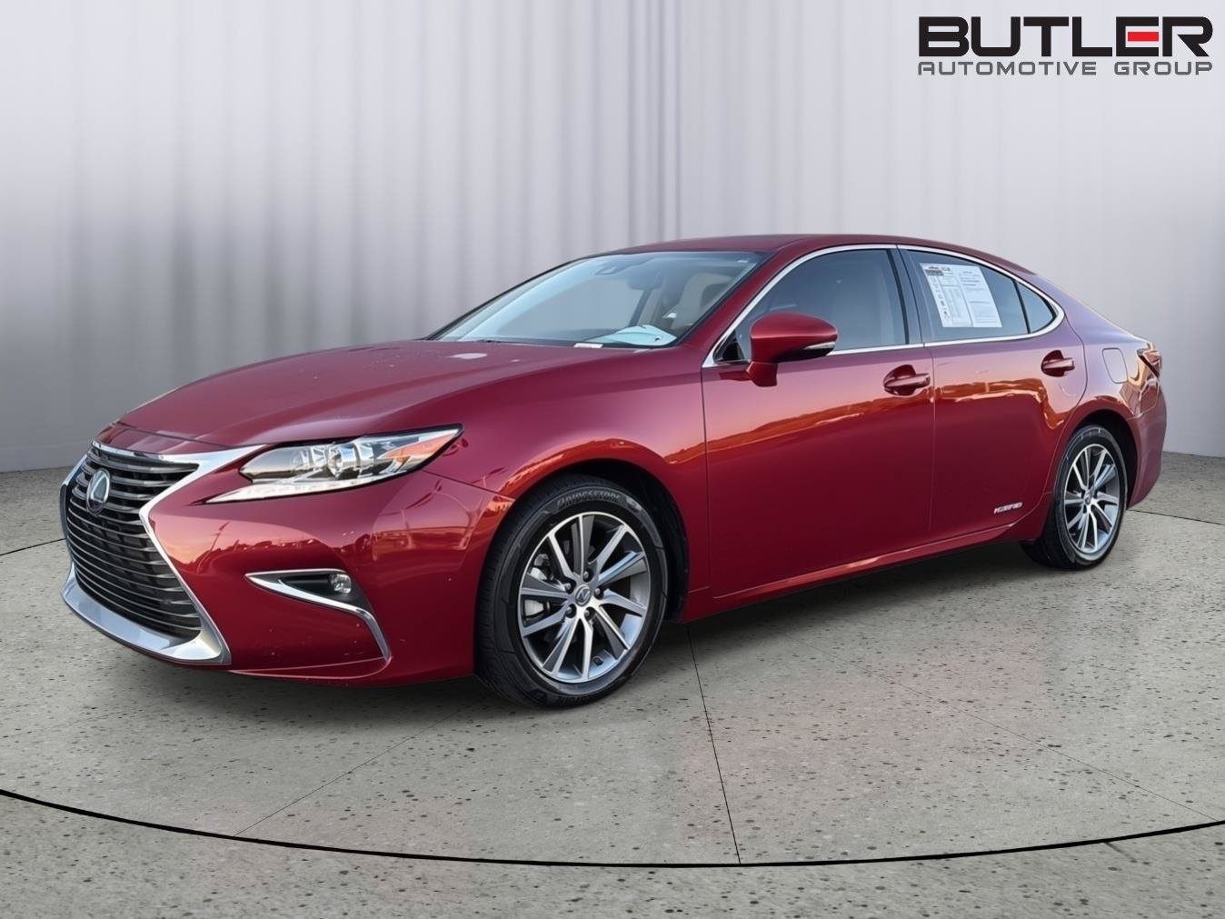 Used 2018 Lexus ES 300h w/ Luxury Package