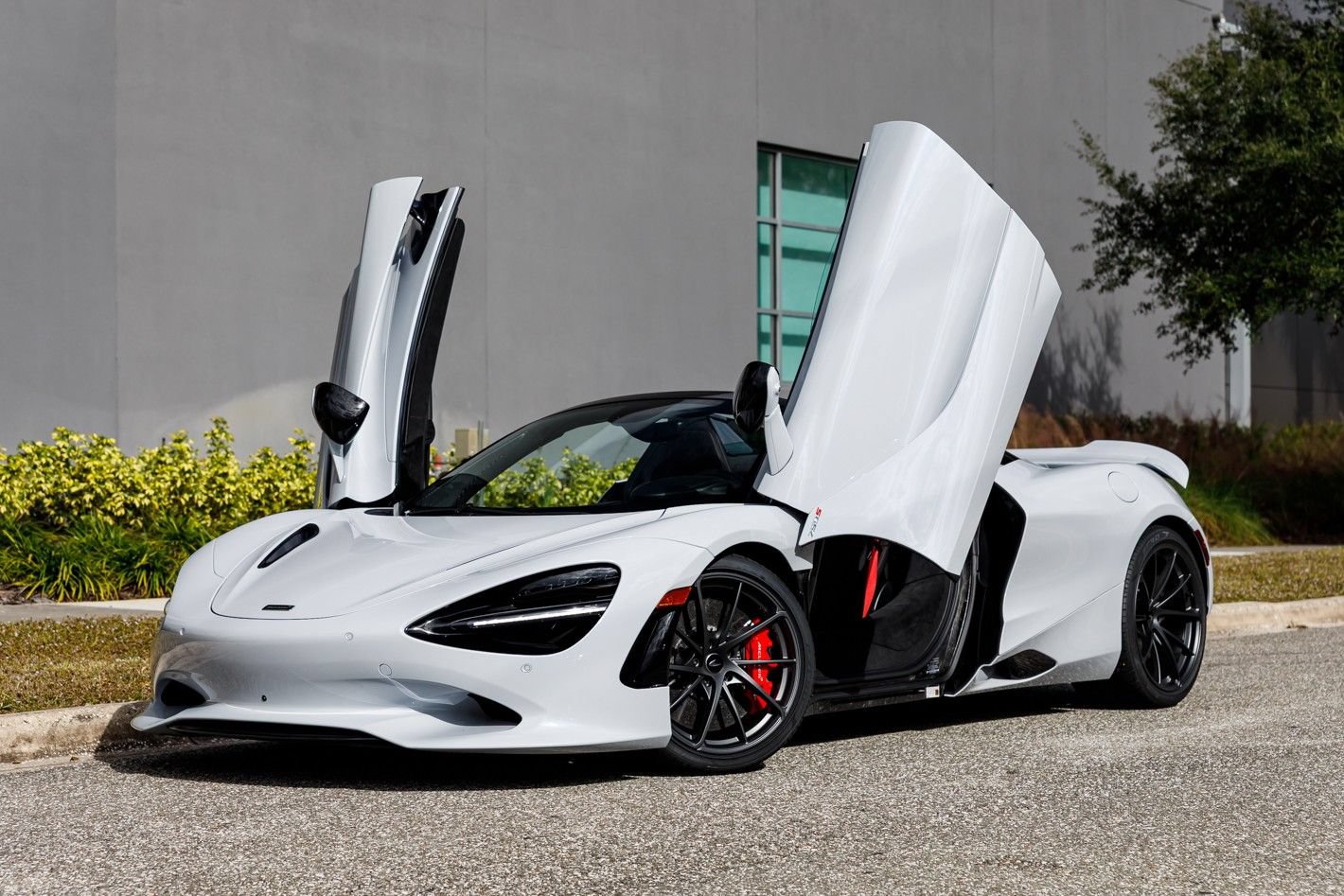 Used 2026 McLaren 750S Spider photo 10