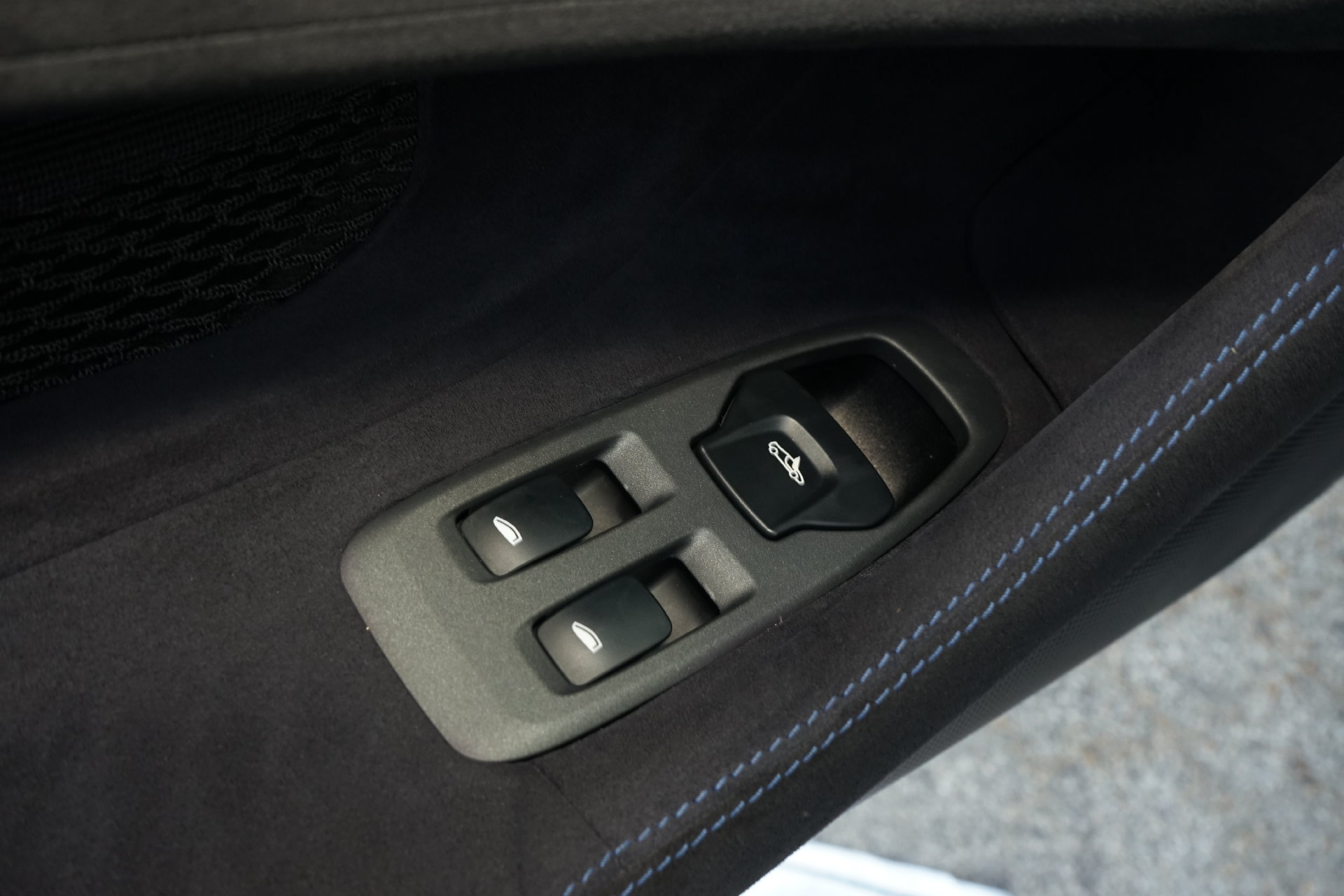Used 2020 McLaren 600LT Spider photo 23