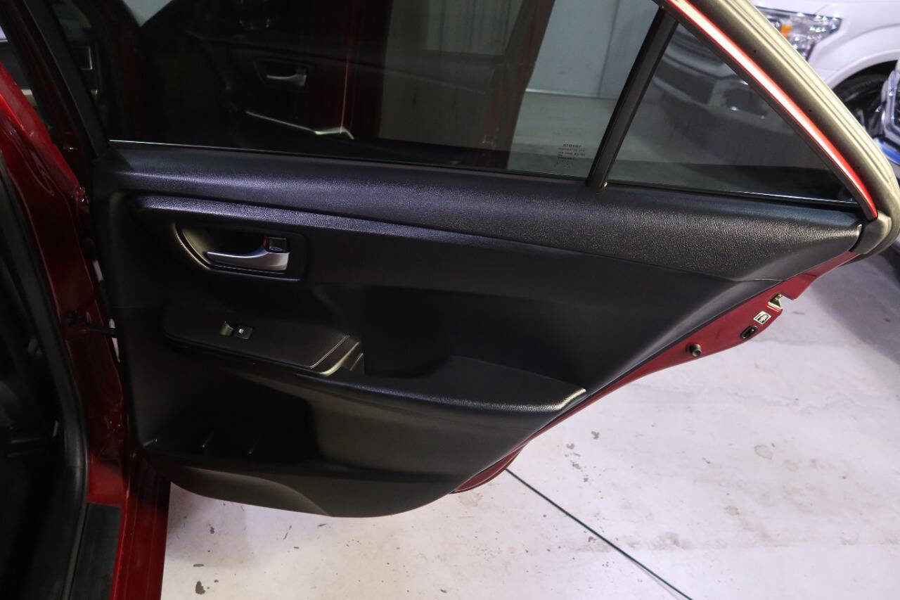 2017 Toyota Camry SE