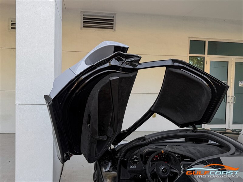 Used 2021 McLaren 765LT photo 27