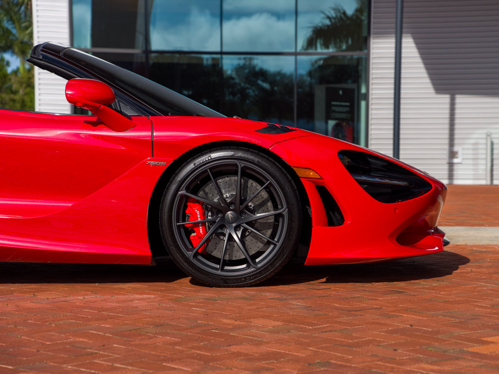 Used 2027 McLaren 750S Spider photo 36