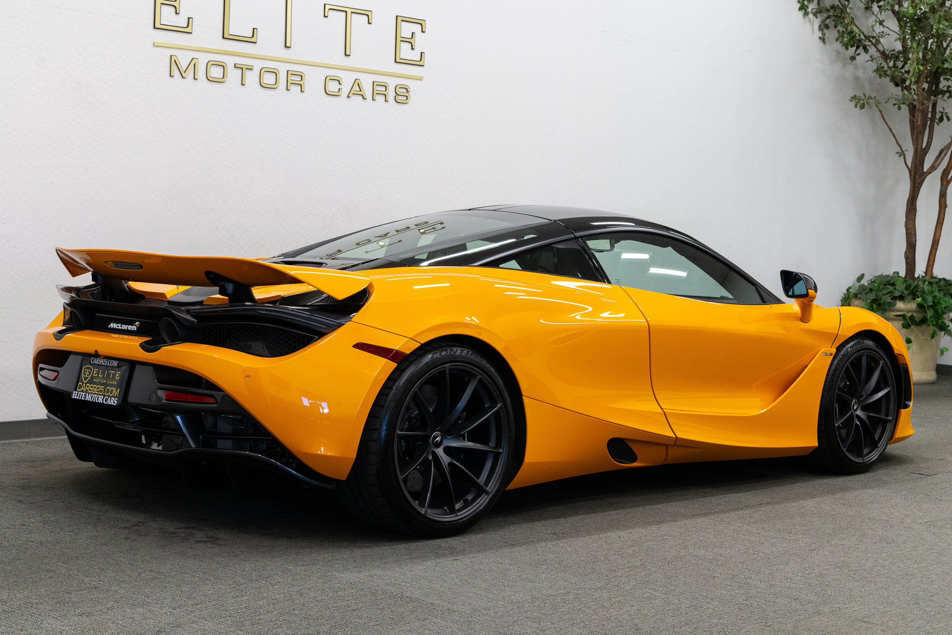 Used 2019 McLaren 720S Performance photo 10