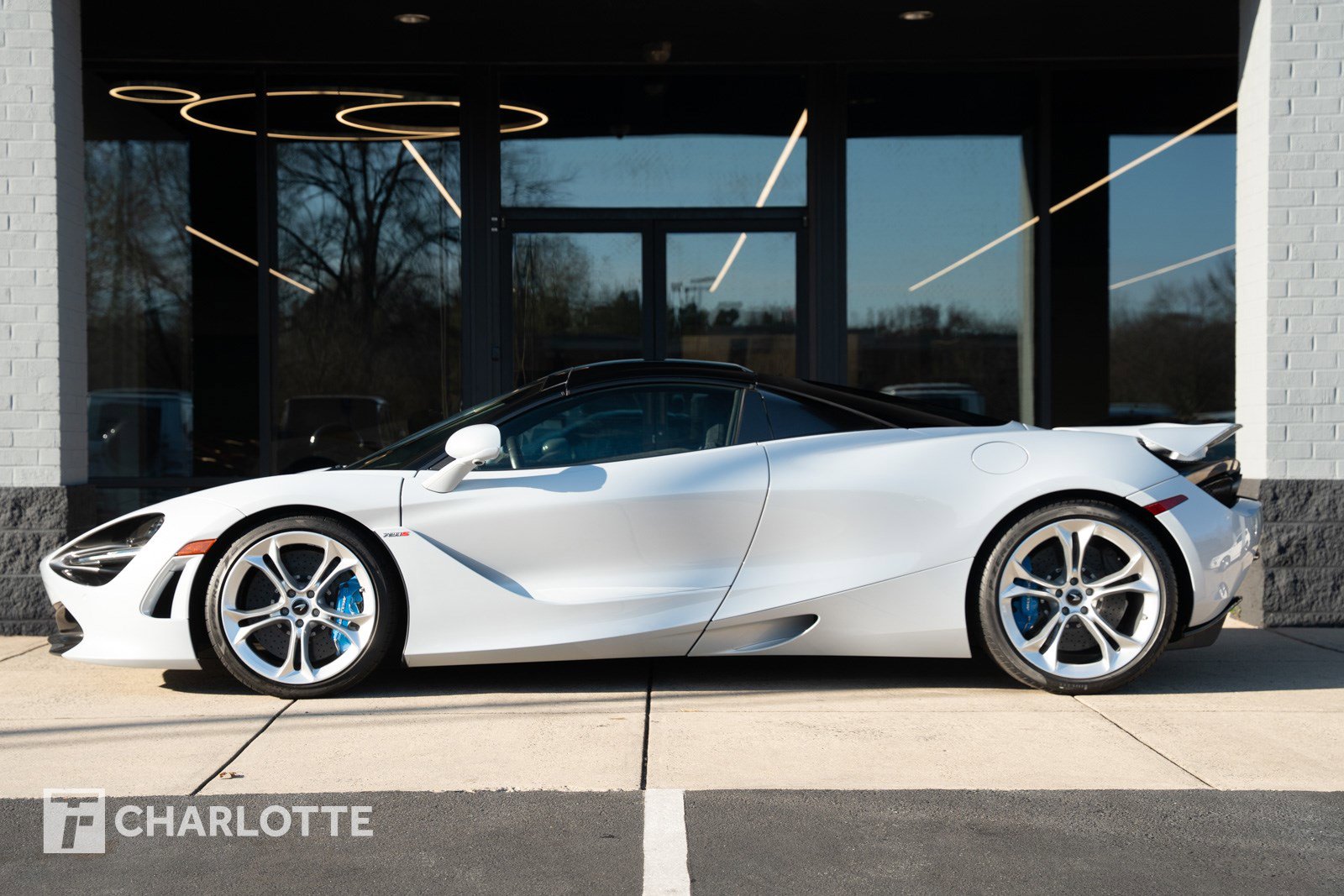 Used 2020 McLaren 720S Spider photo 7