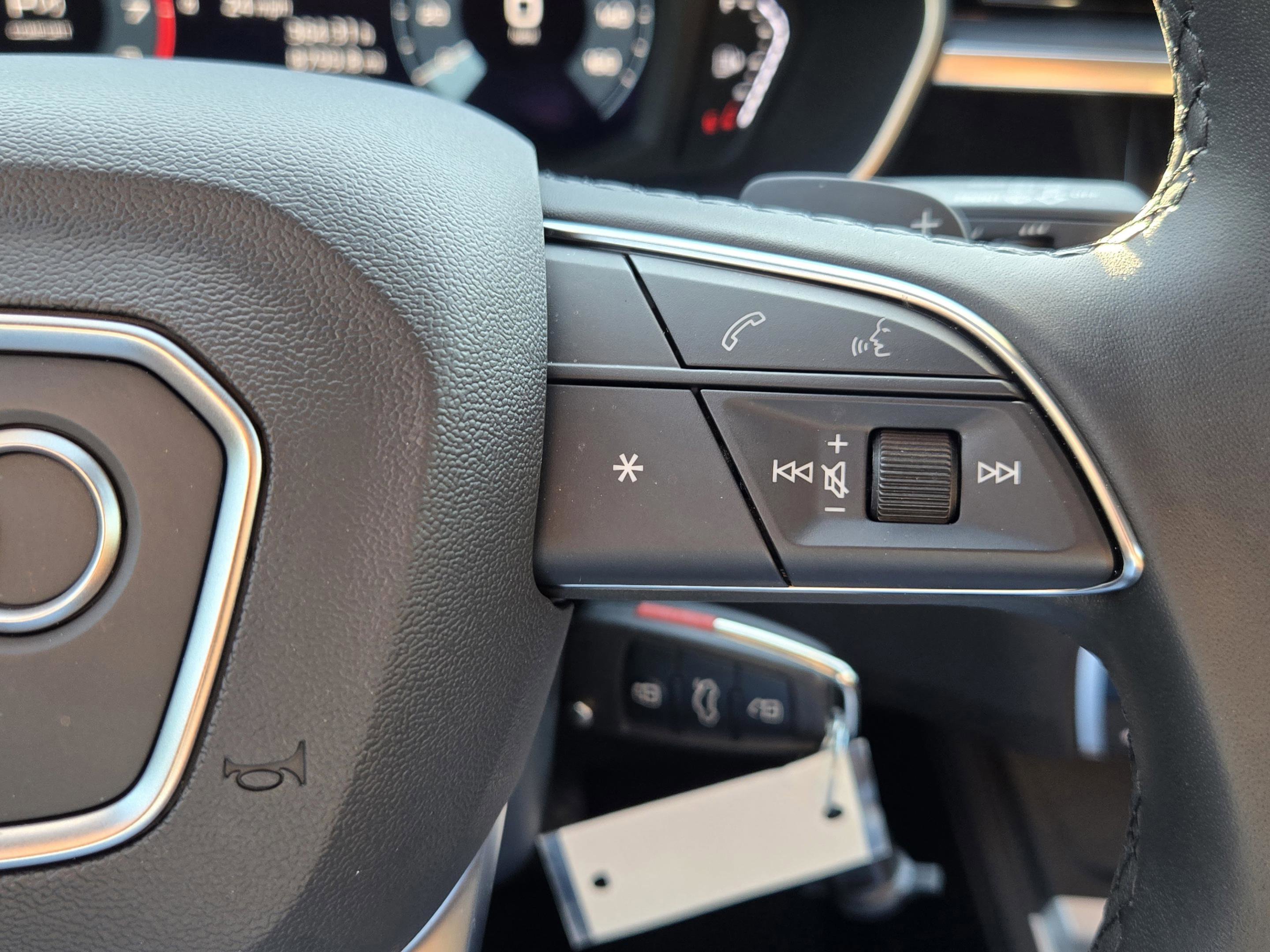 2025 Audi Q3 2.0T Premium