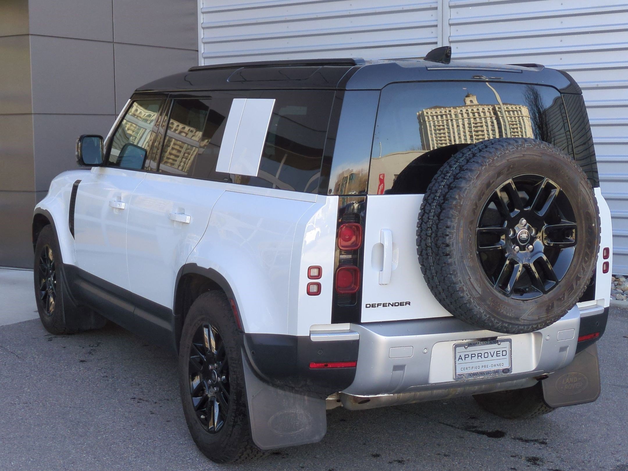 2025 Land Rover Defender 110 S