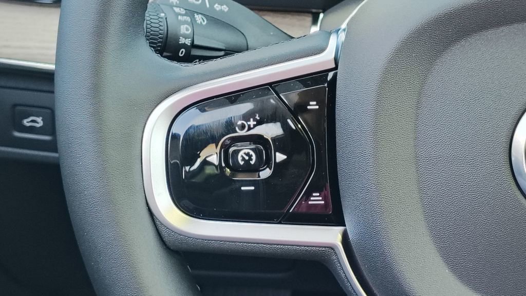 2026 Volvo Xc90 B6 Plus