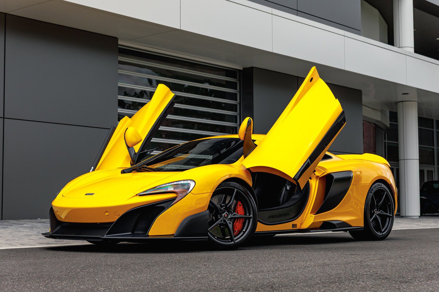 Used 2016 McLaren 675LT Coupe photo 7