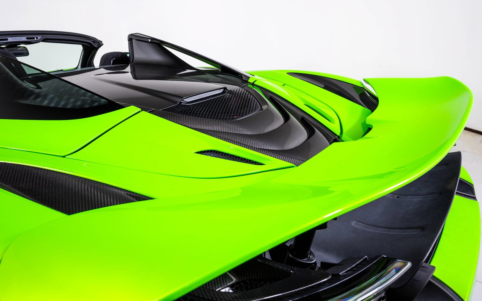 Used 2022 McLaren 720S Performance photo 19