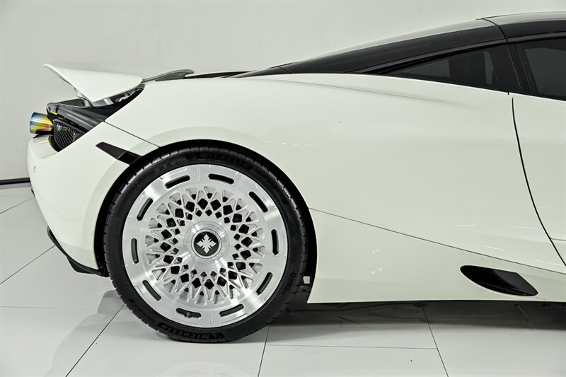 Used 2021 McLaren 720S photo 15
