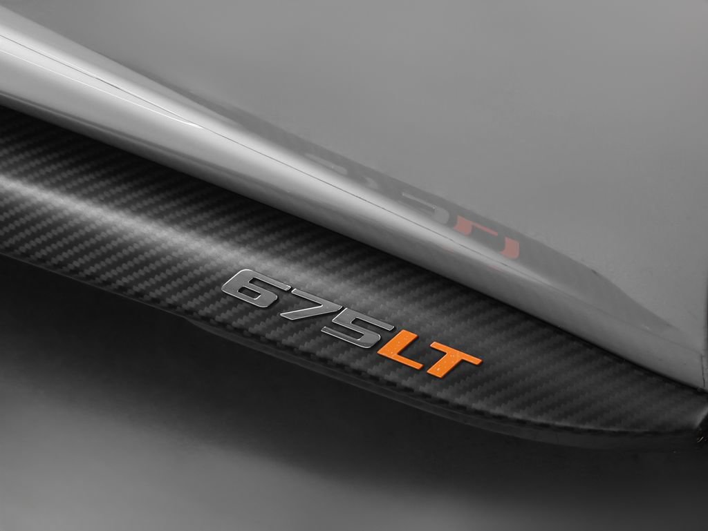 Used 2016 McLaren 675LT Spider photo 11