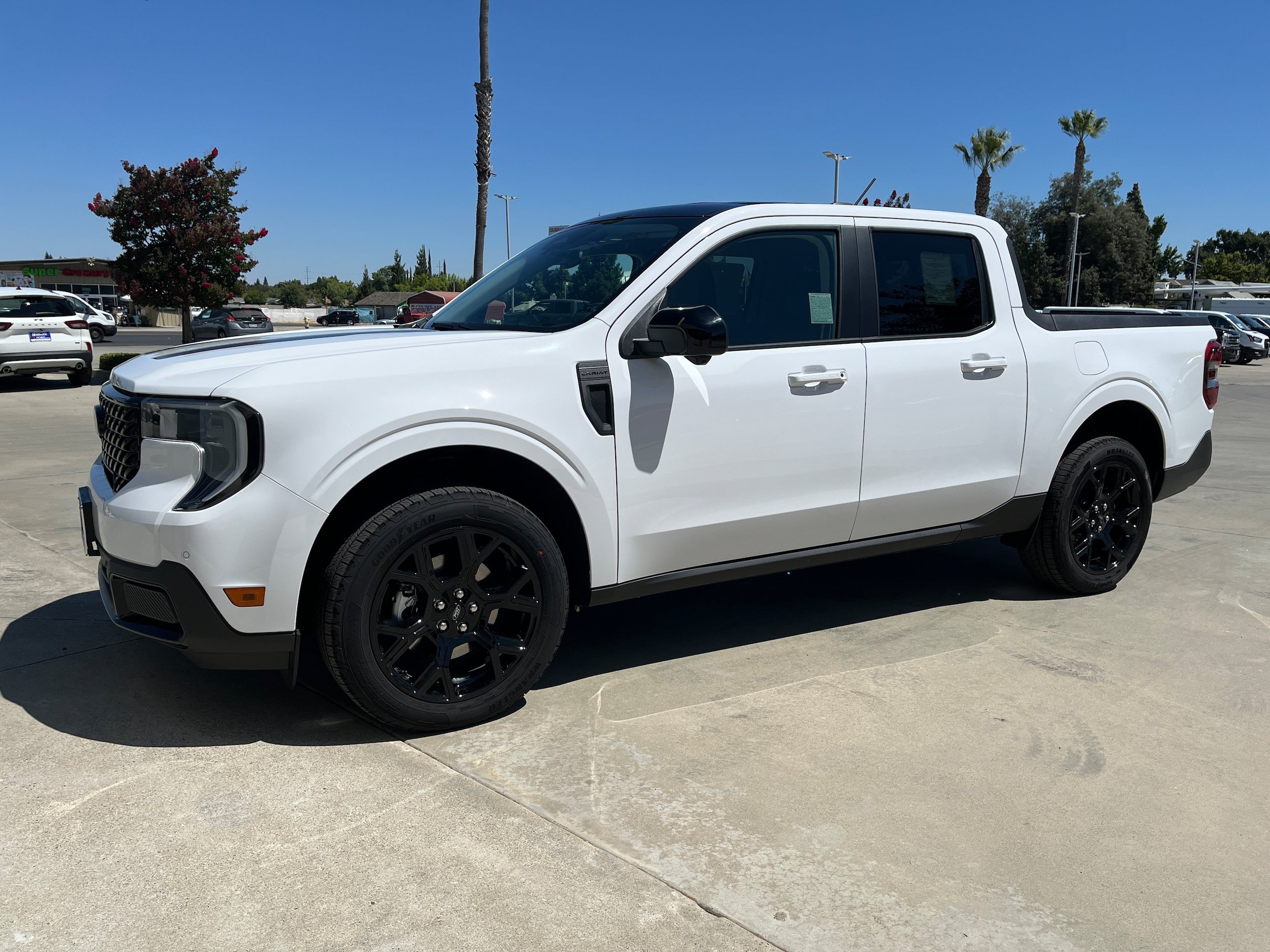 Used 2025 Ford Maverick Lariat w/ Black Appearance Package