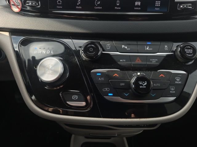 2023 Chrysler Pacifica Touring-L