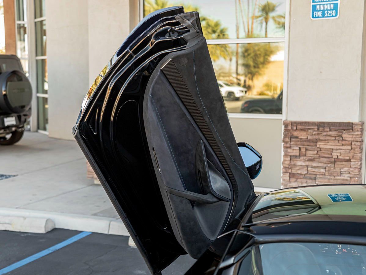 Used 2022 McLaren 765LT photo 14