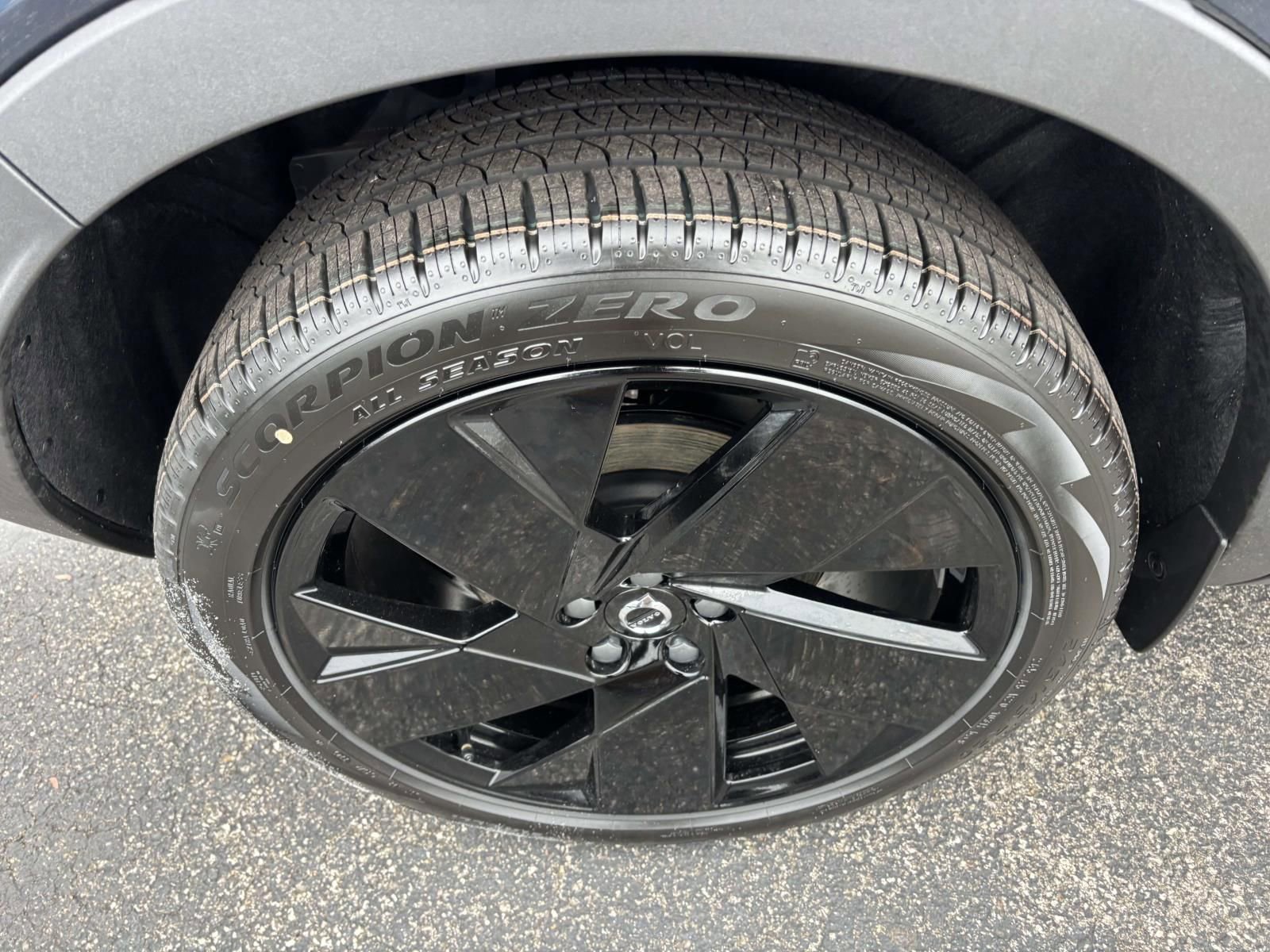 2026 Volvo Xc40 B5 Ultra