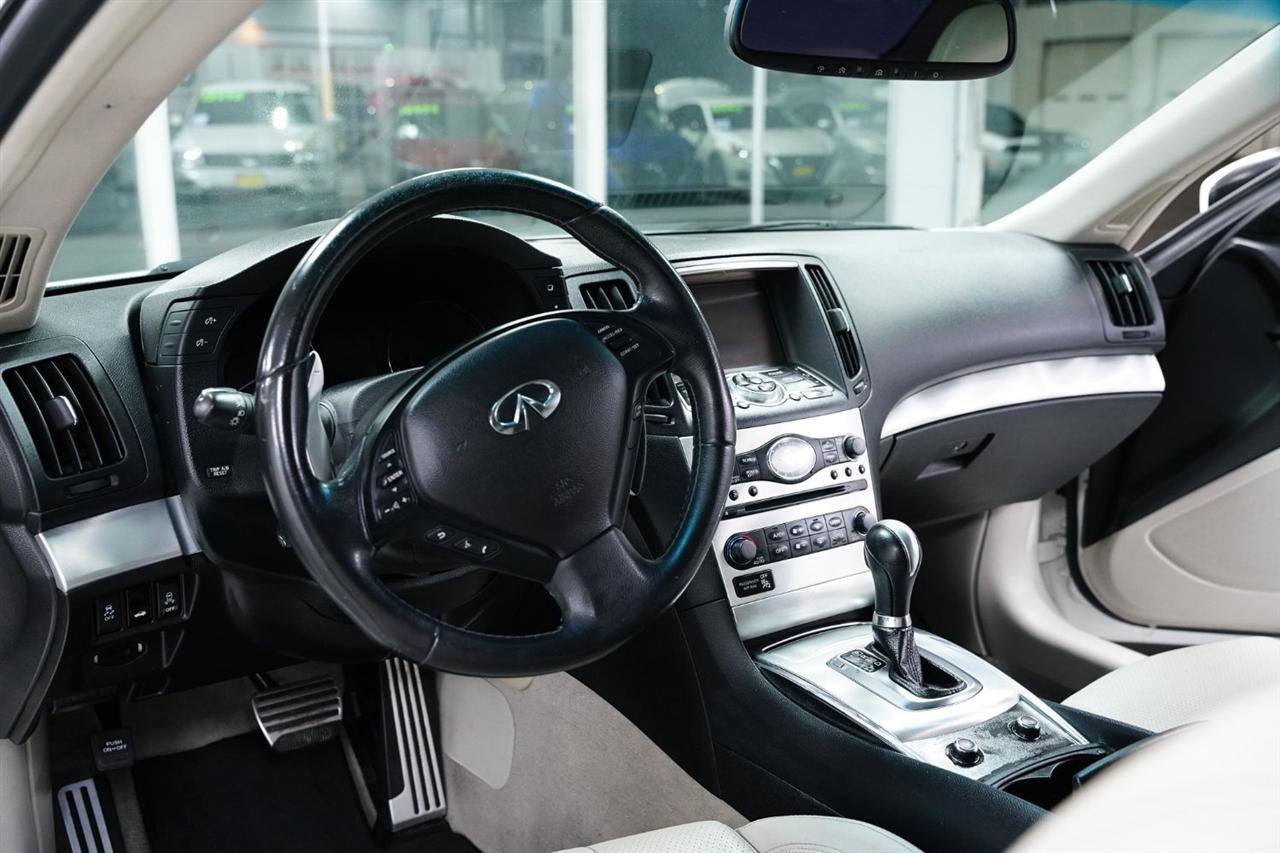 2015 INFINITI Q60 Journey