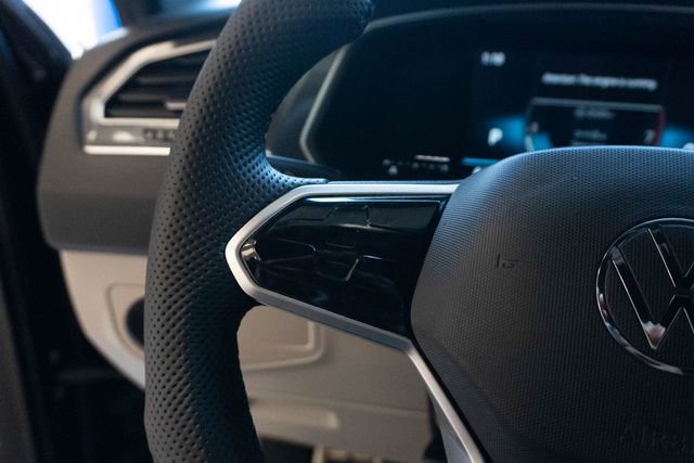 2022 Volkswagen Tiguan SE R-Line