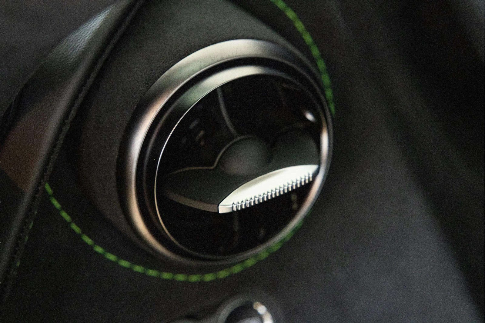 New 2026 McLaren 750S photo 22
