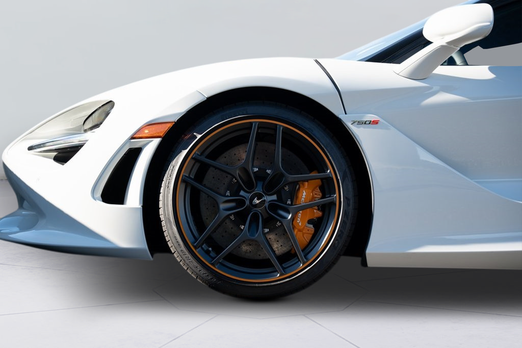 New 2026 McLaren 750S photo 17