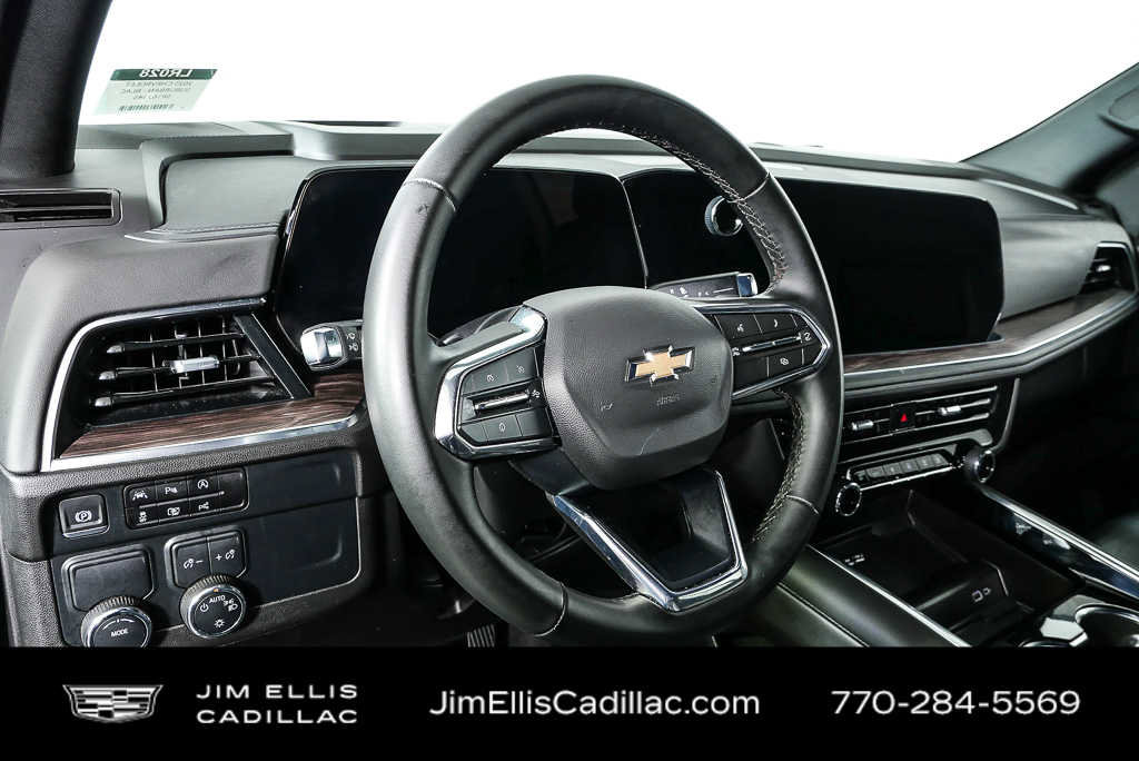 2025 Chevrolet Suburban LT