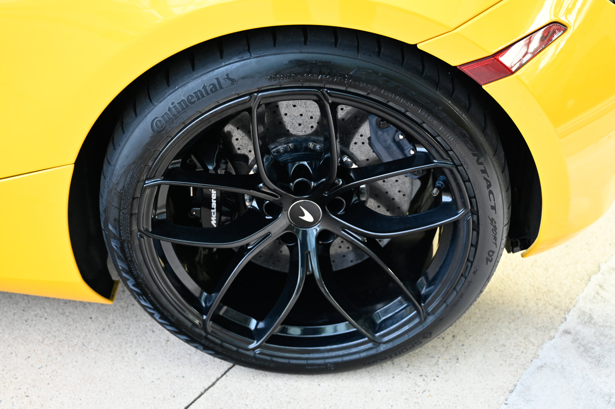 Used 2020 McLaren 720S Performance photo 30