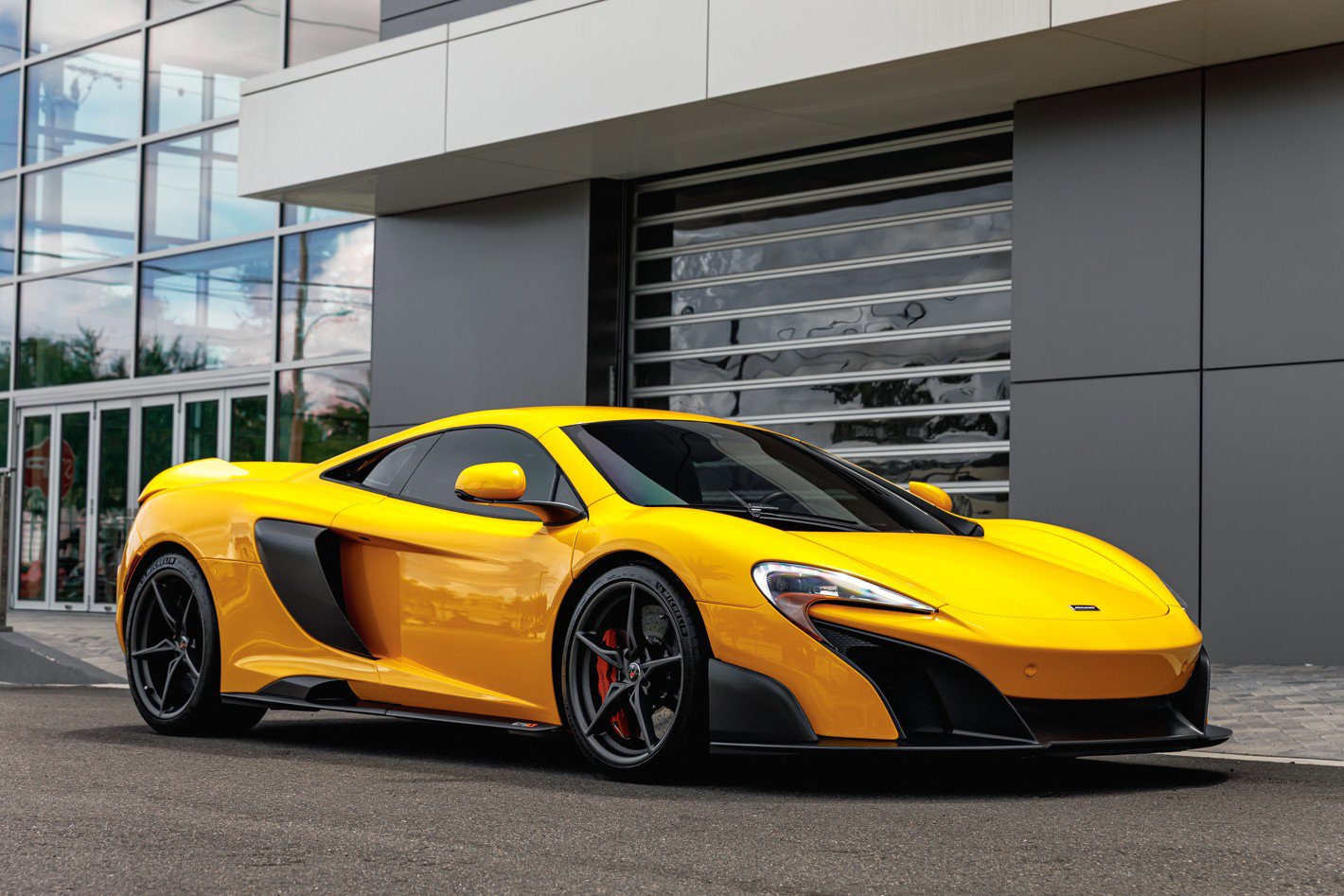 Used 2016 McLaren 675LT Coupe photo 24