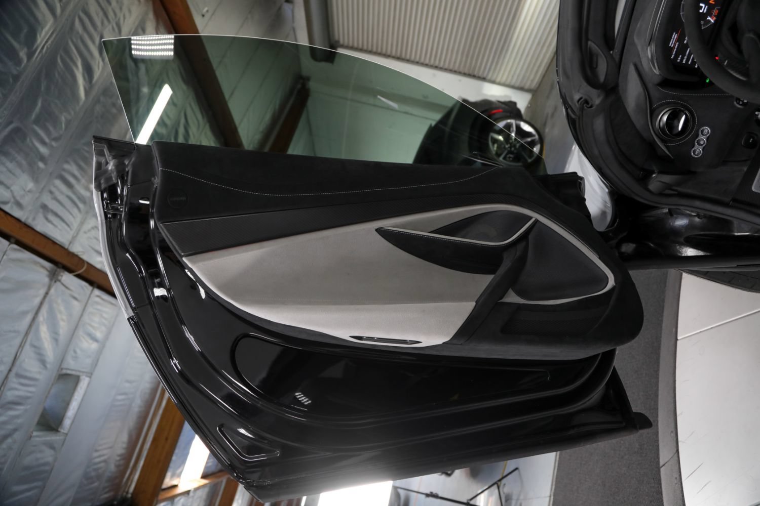 Used 2022 McLaren 765LT photo 59
