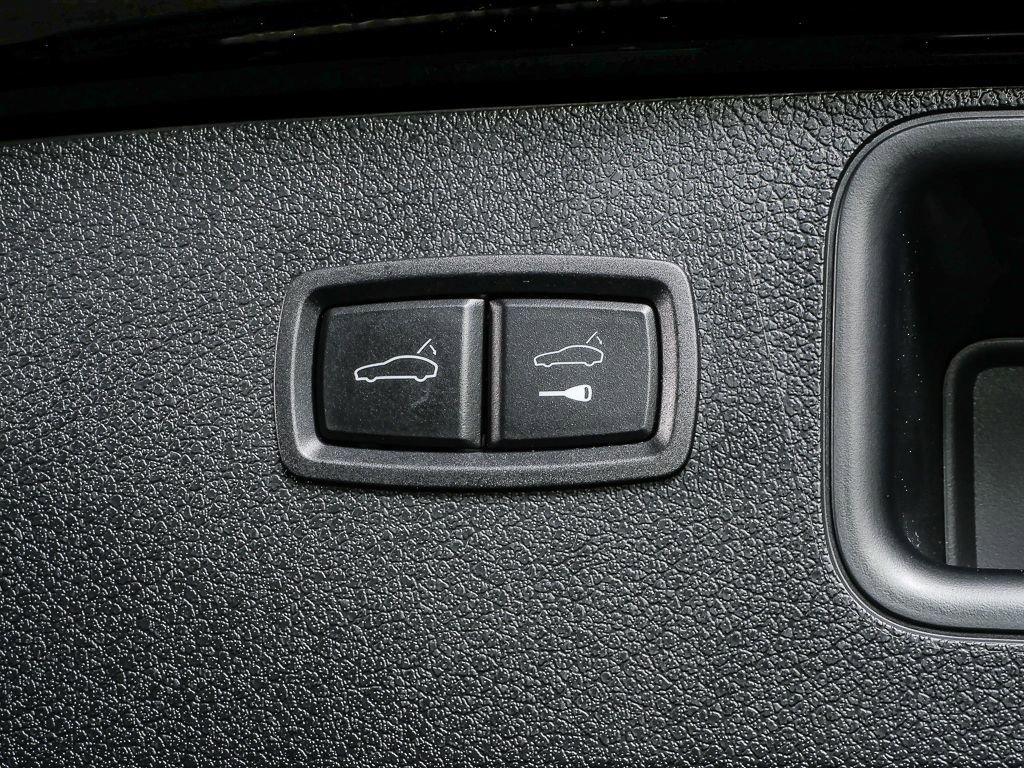 2023 Porsche Macan S