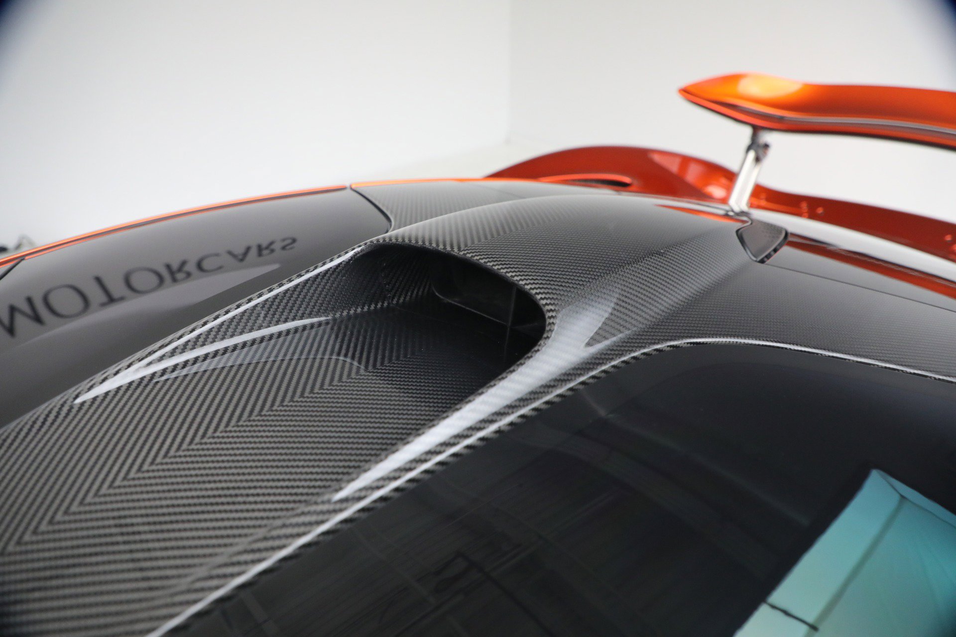 Used 2015 McLaren P1 photo 24