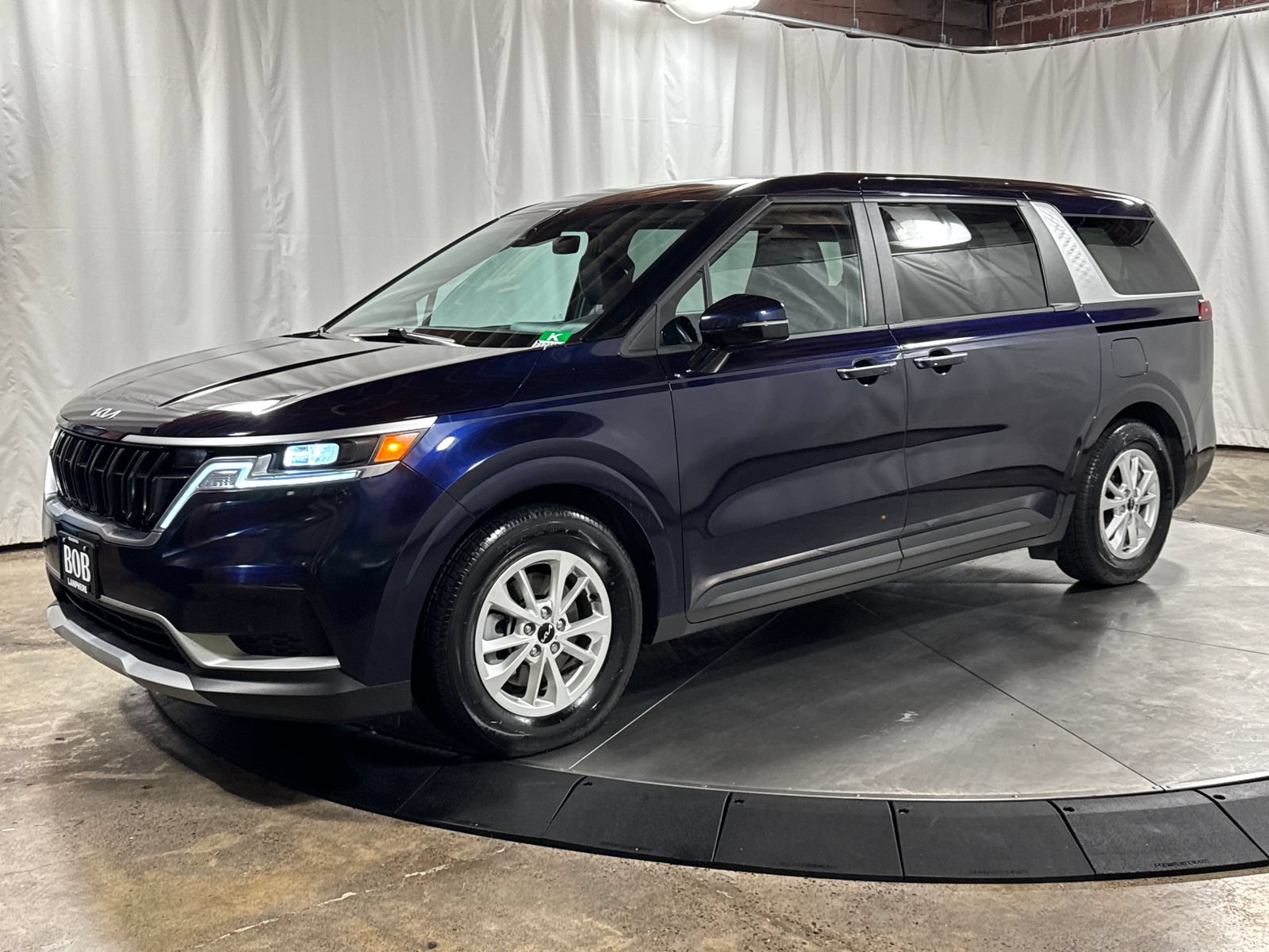 Certified 2022 Kia Carnival LX