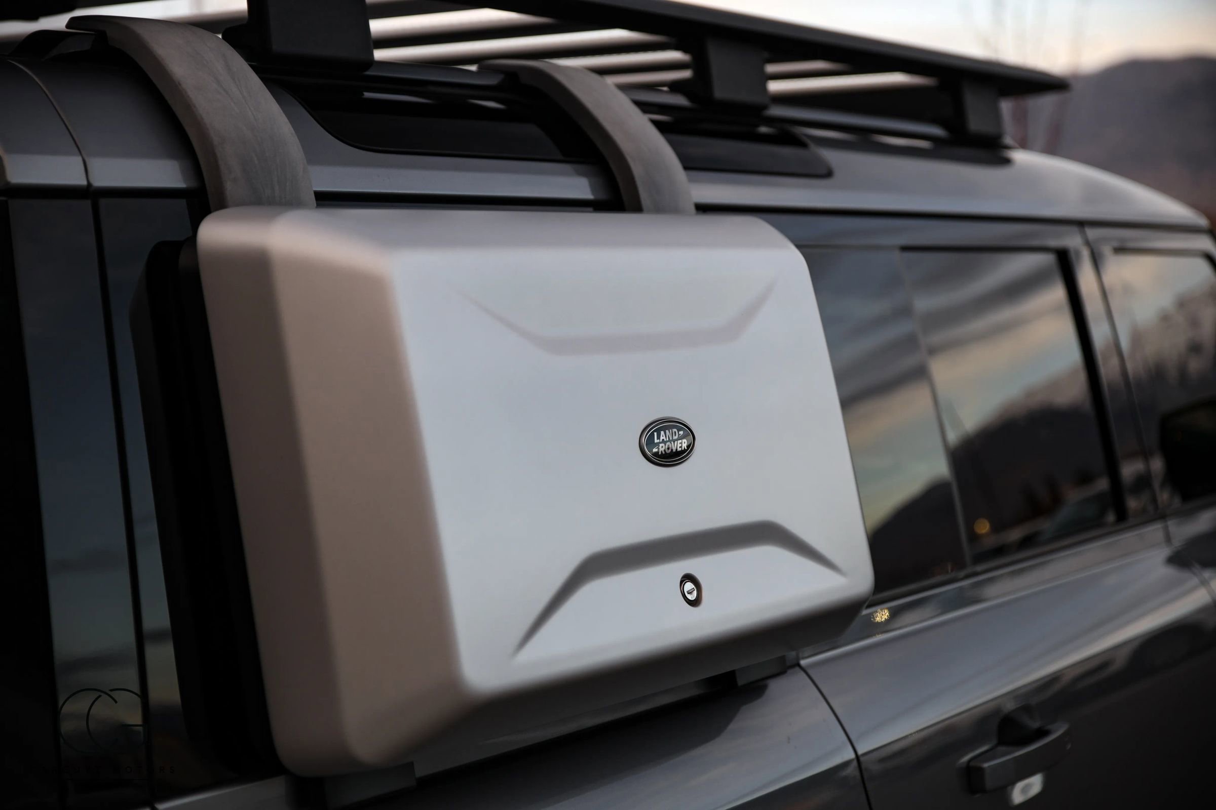 2022 Land Rover Defender 110 SE