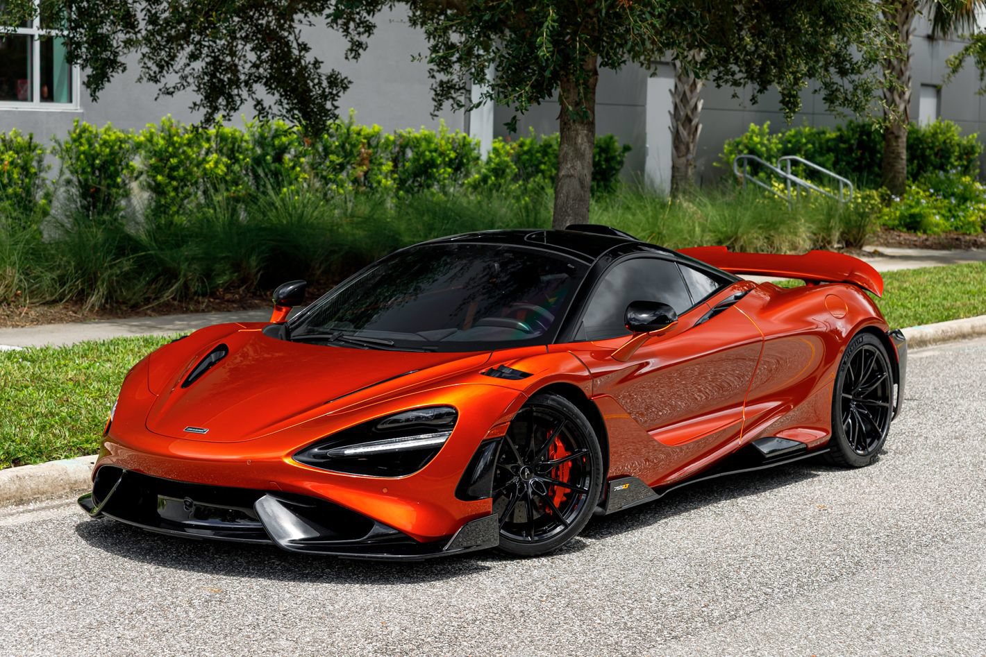 Used 2021 McLaren 765LT photo 43