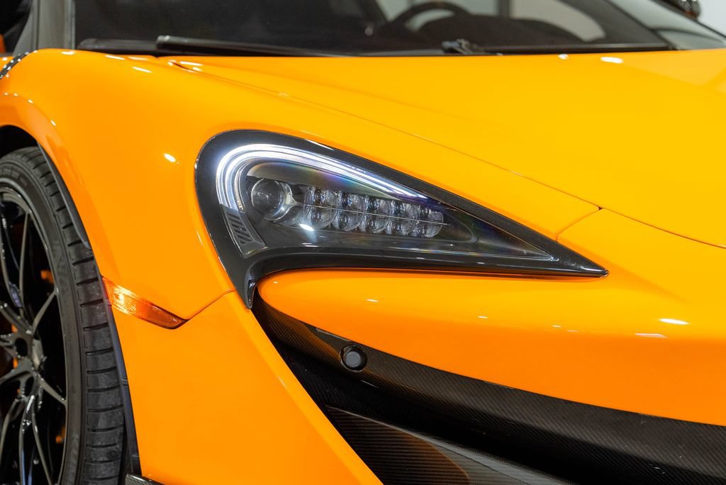 Used 2019 McLaren 600LT photo 12