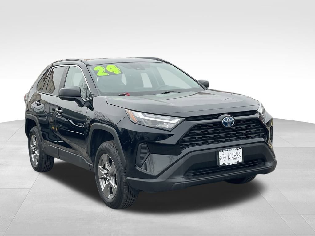 2024 Toyota RAV4 LE