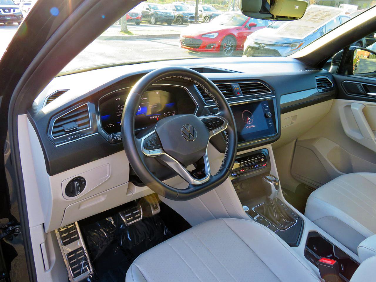 2023 Volkswagen Tiguan SE R-Line