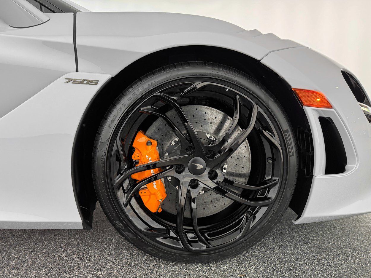 Used 2026 McLaren 750S Spider photo 35