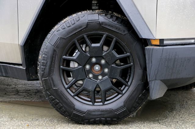 2024 Tesla Cybertruck AWD Crew Cab