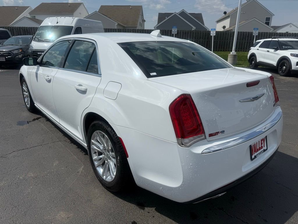 2020 Chrysler 300 Touring L