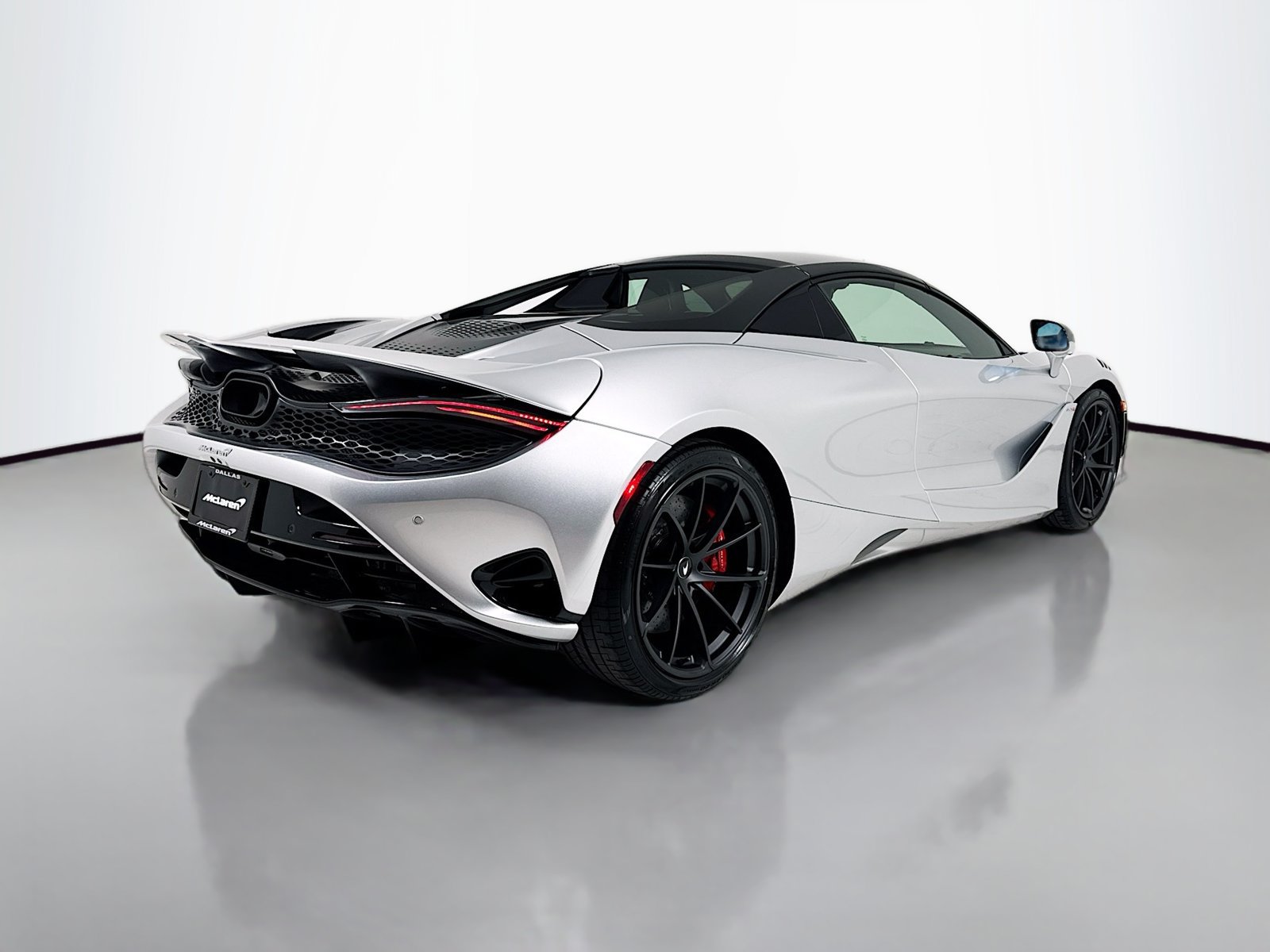 Used 2026 McLaren 750S Spider photo 8
