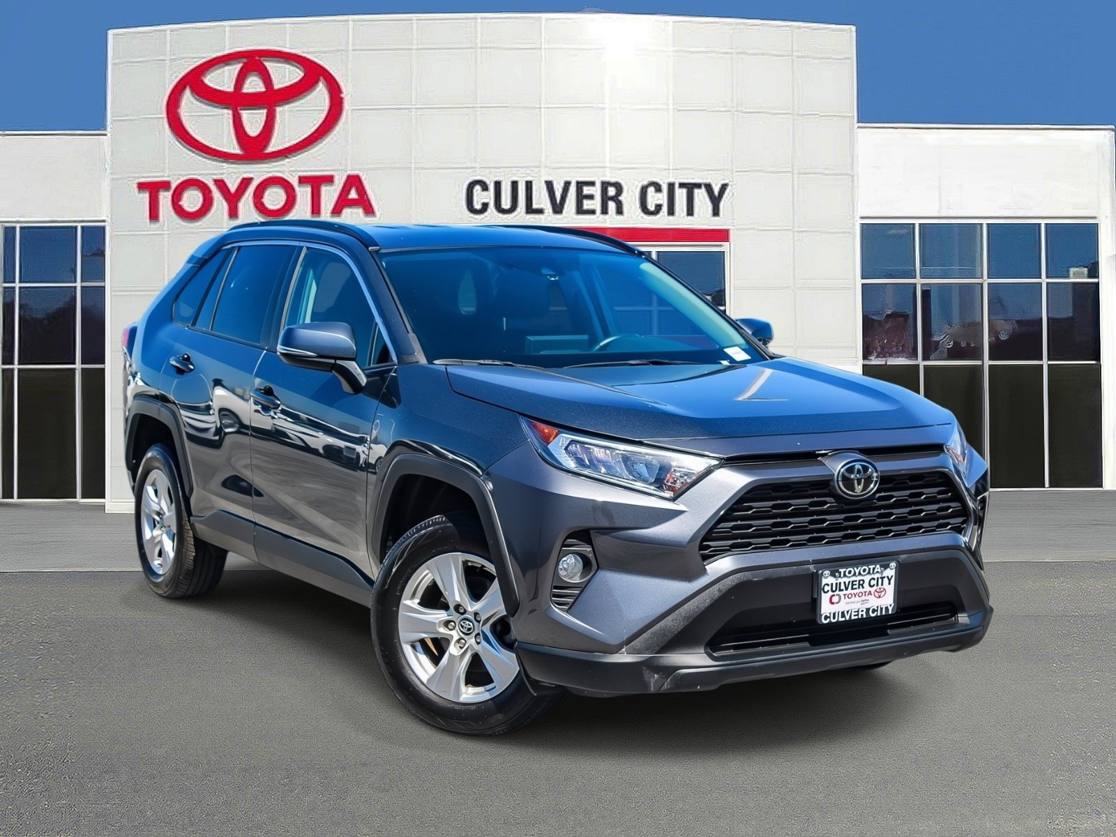 Used 2021 Toyota RAV4 XLE w/ XLE Grade Weather Package