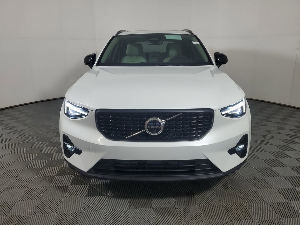 2026 Volvo Xc40 B5 Plus