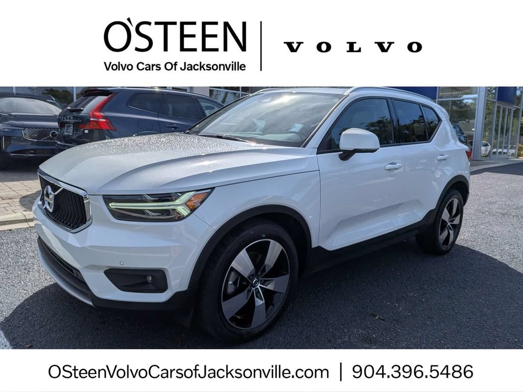 Used 2021 Volvo XC40 T5 Momentum w/ Premium Package