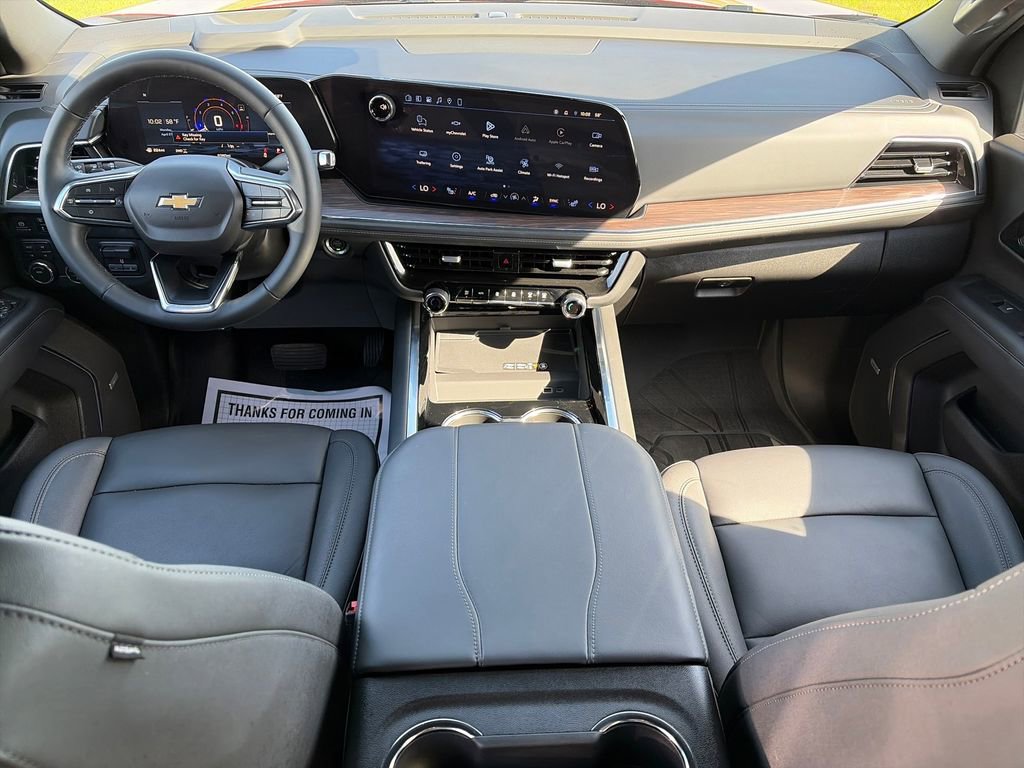 2025 Chevrolet Suburban LT