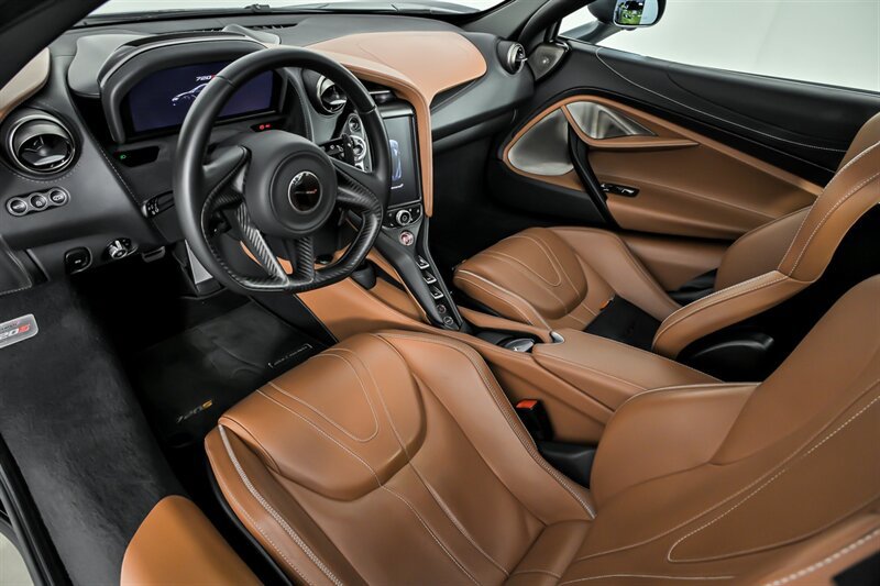 Used 2018 McLaren 720S photo 23