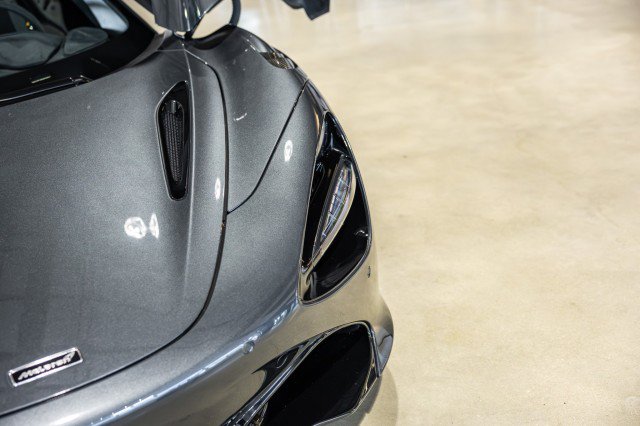 Used 2021 McLaren 720S Performance photo 12